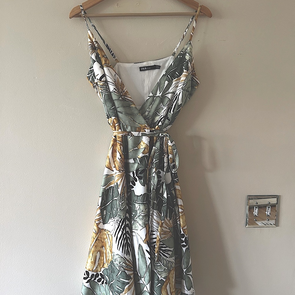 Green and White Sleeveless Midi Sundress